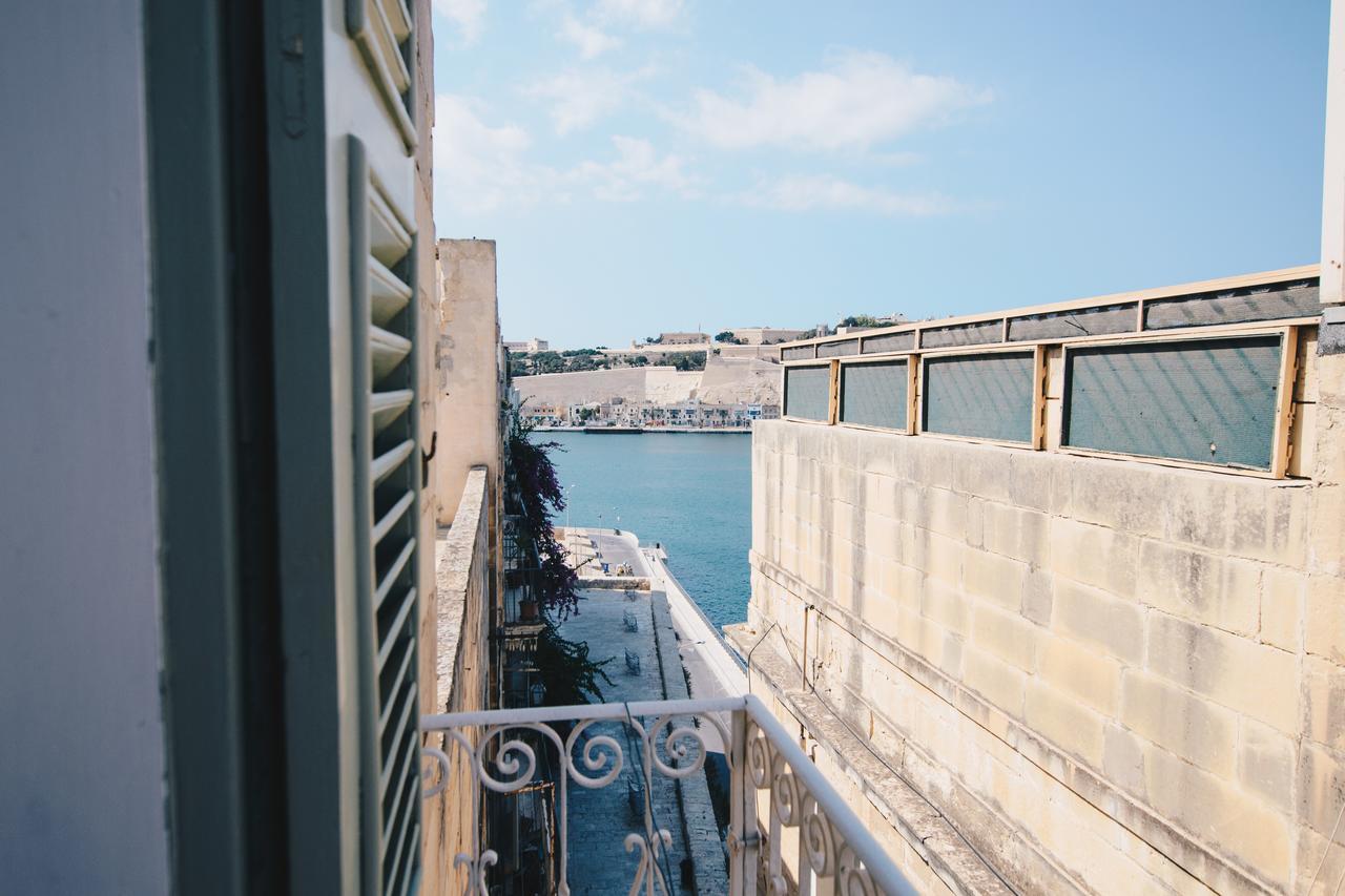 Sally Port سنجليا المظهر الخارجي الصورة
